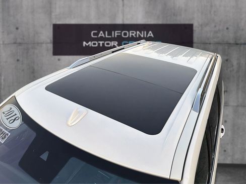 Used 2018 Lincoln Navigator Reserve w/ Technology Package image 12