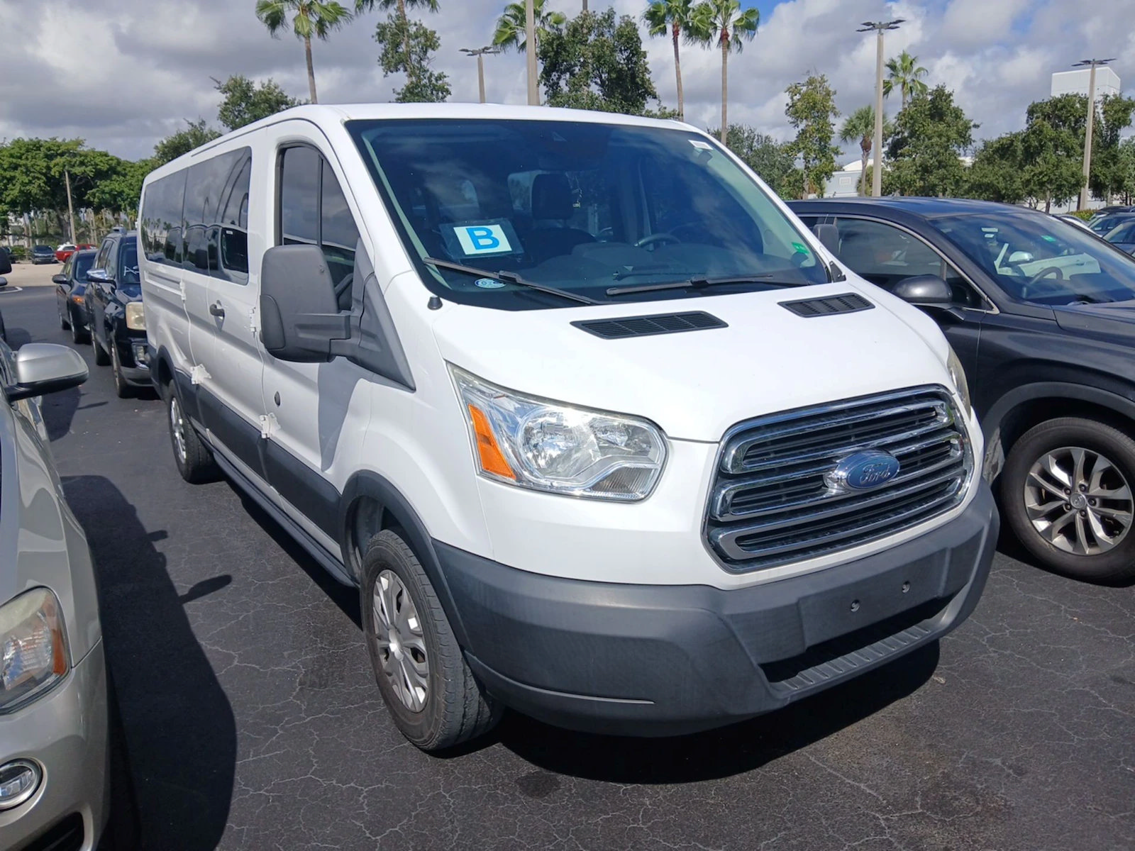 Used 2019 Ford Transit 350 XLT RWD image 11