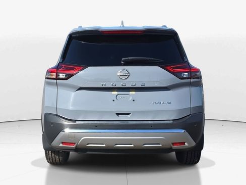 Used 2022 Nissan Rogue Platinum w/ Head-Up Display Package image 6