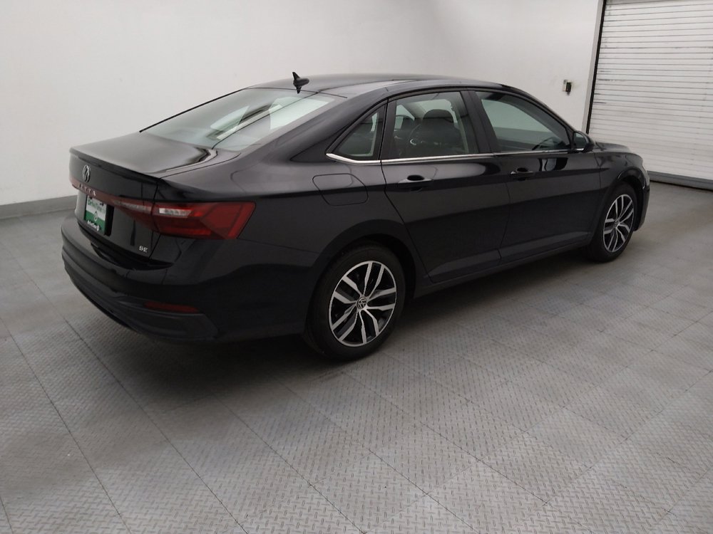 Used 2025 Volkswagen Jetta SE FWD image 10
