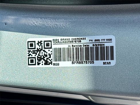 Used 2024 Jeep Grand Cherokee L Laredo image 36