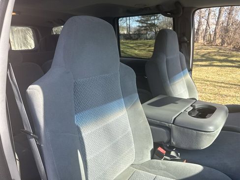 Used 2004 Ford Excursion XLT image 33