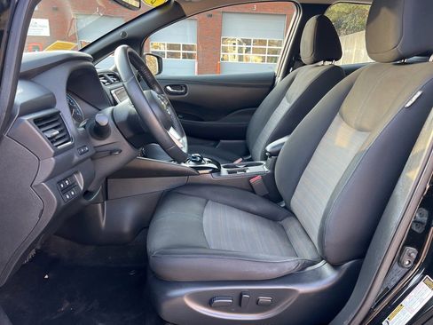 Used 2018 Nissan Leaf SV w/ SV Technology Package image 13