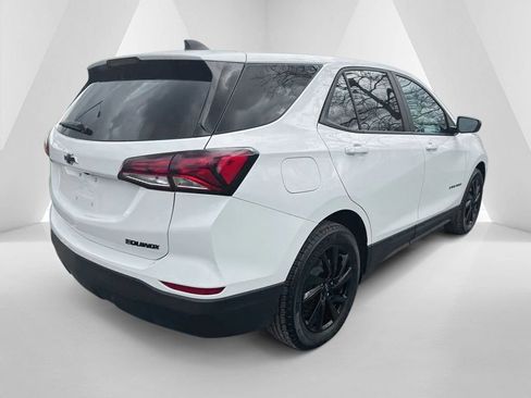 Used 2024 Chevrolet Equinox LS w/ LS Convenience Package image 7