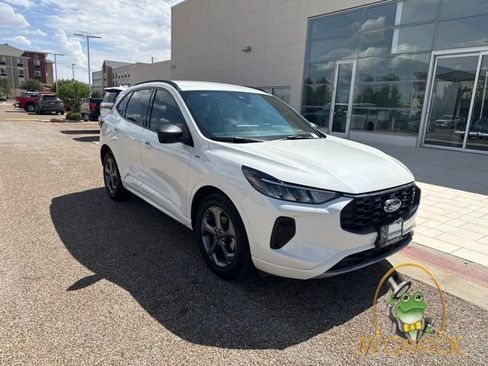 Used 2023 Ford Escape ST-Line w/ Tech Pack #1 FWD image 3