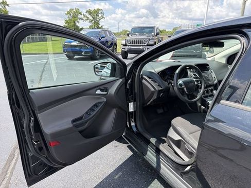 Used 2013 Ford Focus SE FWD image 18