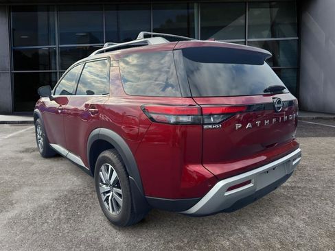 Used 2023 Nissan Pathfinder SL image 7