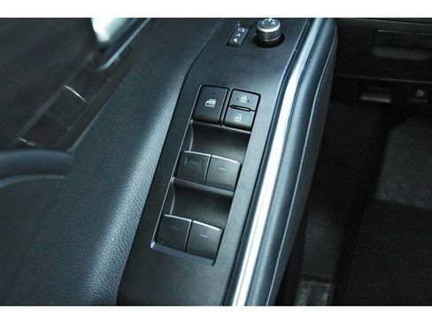 Used 2025 Toyota Highlander Platinum AWD/4WD image 21