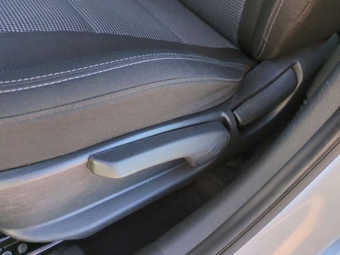 Used 2017 Hyundai Elantra GT image 15