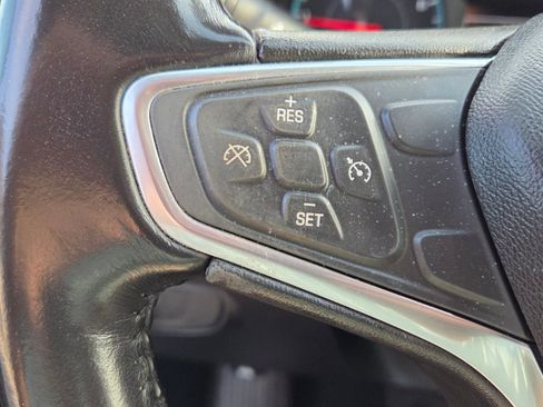 Used 2018 Chevrolet Equinox LT image 26