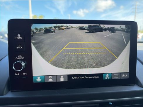 Used 2025 Honda Pilot EX-L image 16