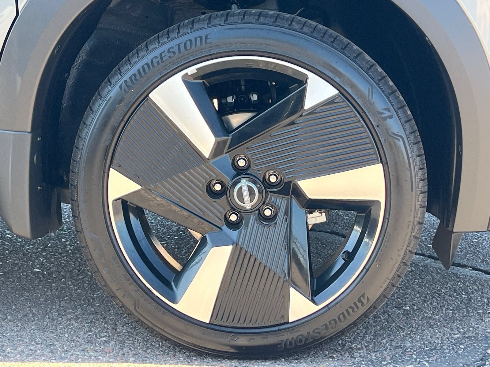 Used 2026 Nissan Kicks SR w/ Cold Weather Package FWD image 8
