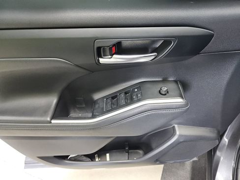 Used 2022 Toyota Highlander XSE image 7