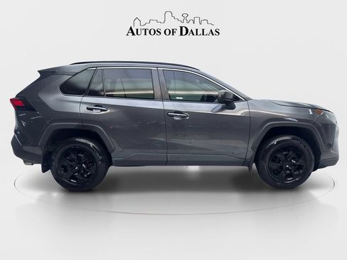 Used 2021 Toyota RAV4 LE FWD image 9