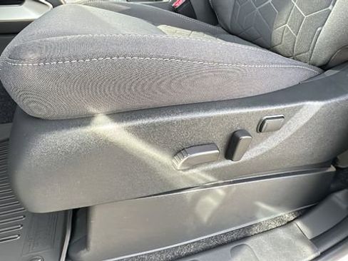 Certified 2025 Nissan Frontier SV image 27