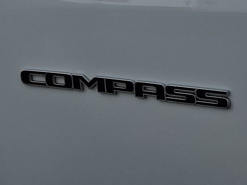 Used 2025 Jeep Compass Limited AWD/4WD image 31