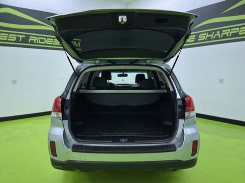 Used 2013 Subaru Outback 3.6R Limited w/ Moonroof Pkg image 9