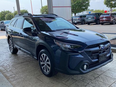 Used 2024 Subaru Outback Premium AWD/4WD image 3
