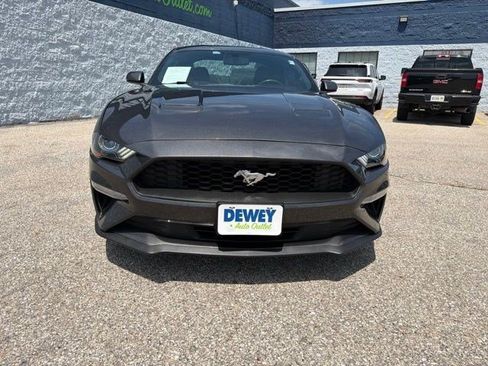 Used 2018 Ford Mustang Coupe w/ Equipment Group 101A RWD image 8