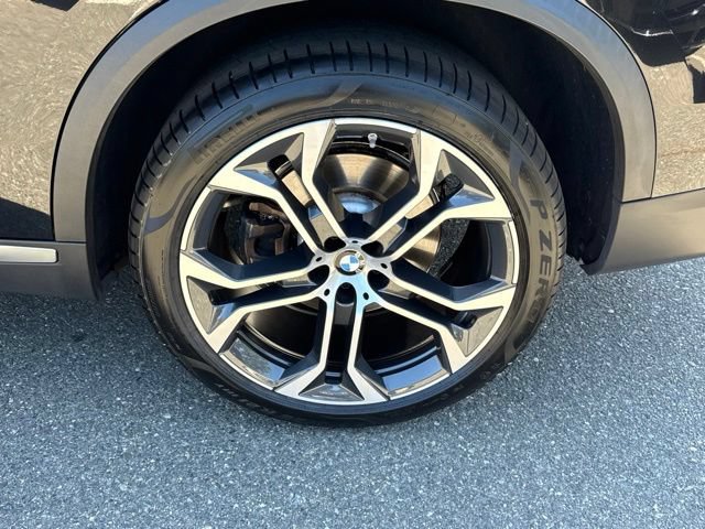 Certified 2025 BMW X5 xDrive40i w/ Premium Package AWD/4WD image 13