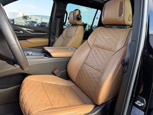 Used 2023 Cadillac Escalade ESV Sport w/ Touring Package AWD/4WD image 5