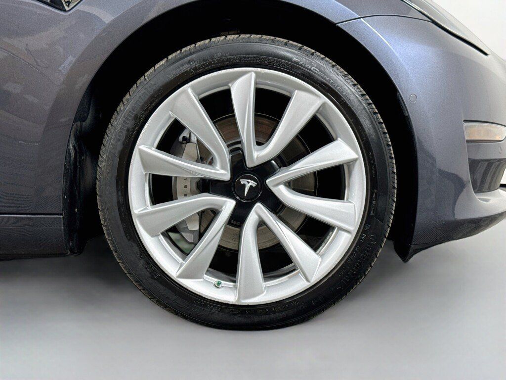 Used 2018 Tesla Model 3 Long Range RWD image 38