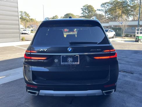 Used 2023 BMW X7 xDrive40i w/ Executive Package image 4