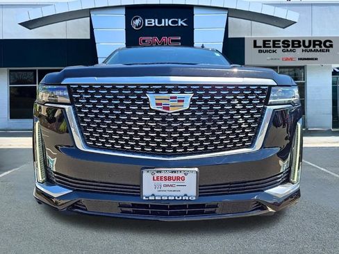 Used 2023 Cadillac Escalade ESV Premium Luxury AWD/4WD image 2
