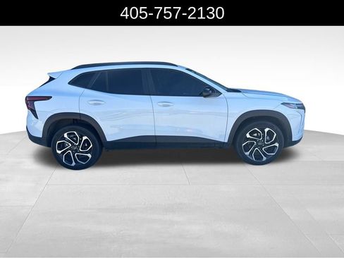 Used 2025 Chevrolet Trax RS w/ Driver Confidence Package FWD image 6