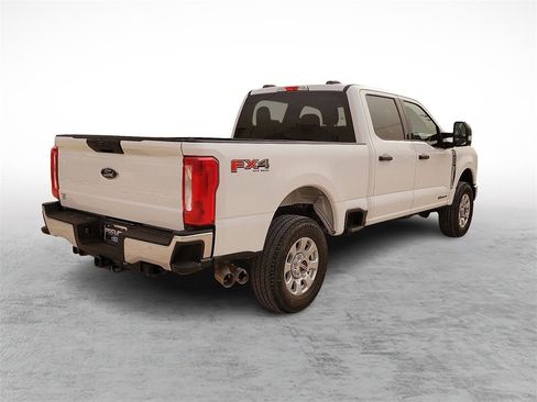 Used 2024 Ford F250 XLT w/ FX4 Off-Road Package image 11