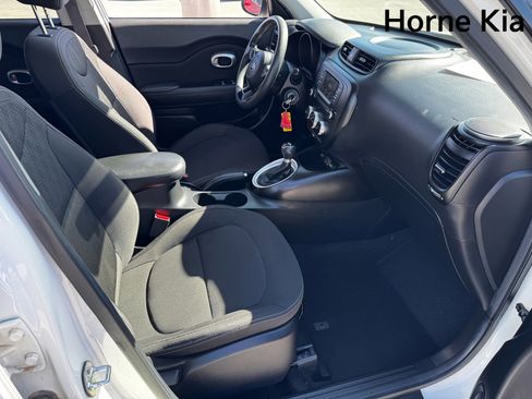 Used 2018 Kia Soul Base image 24
