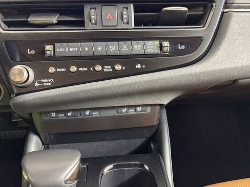 Used 2023 Lexus ES 350 w/ Premium Package image 28