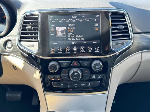 Used 2019 Jeep Grand Cherokee Limited w/ Luxury Group II AWD/4WD image 27