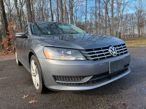 Used 2015 Volkswagen Passat TDI SE image 6