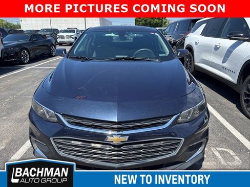 Used 2018 Chevrolet Malibu LT FWD image 3