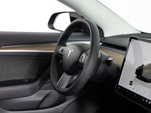 Used 2023 Tesla Model 3 Standard Range RWD image 25