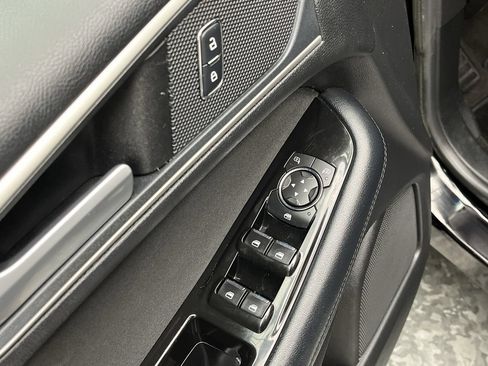 Used 2018 Ford Edge SEL AWD/4WD image 8