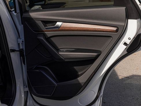 Used 2025 Audi Q5 2.0T Premium image 15