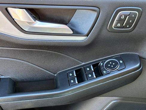 Used 2025 Ford Escape Platinum image 18