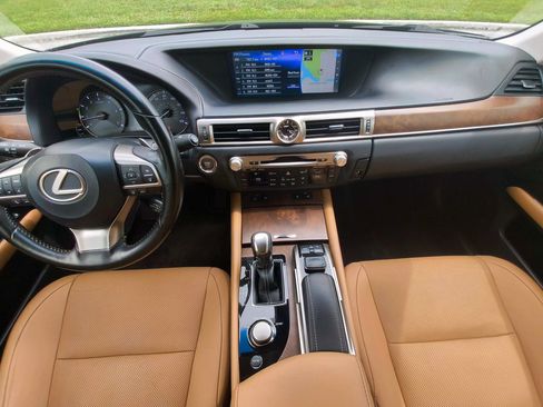 Used 2017 Lexus GS 350 w/ Preferred Accessory Package RWD image 11