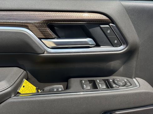 Used 2025 Chevrolet Silverado 2500 LT w/ Trail Boss Package AWD/4WD image 16