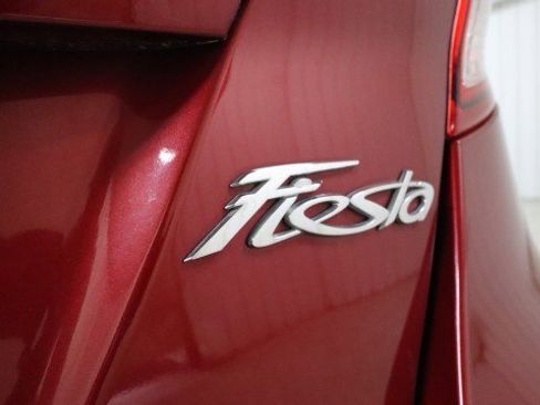 Used 2014 Ford Fiesta SE FWD image 19