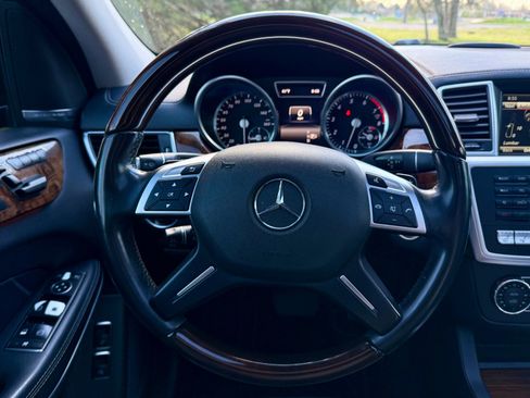 Used 2016 Mercedes-Benz GL 550 4MATIC image 57