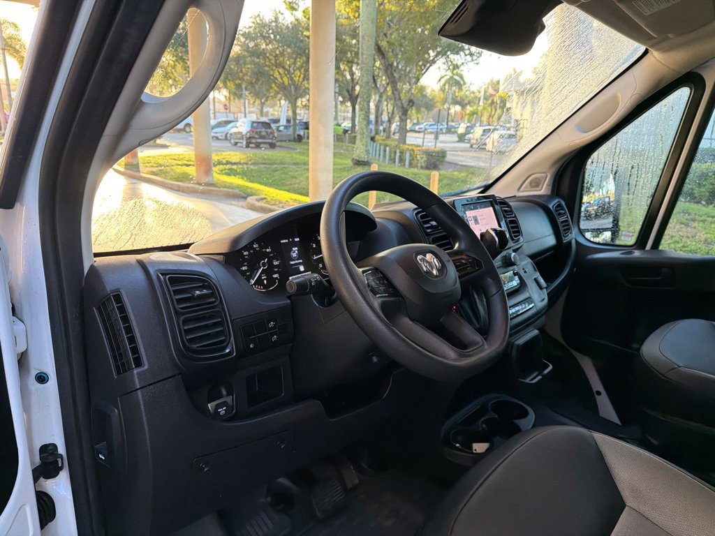 Used 2025 RAM ProMaster 2500 w/ Convenience Group FWD image 7