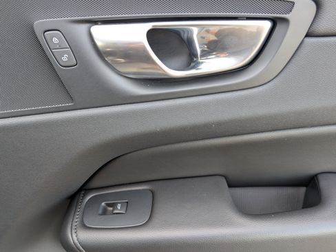 Used 2023 Volvo XC60 T8 Core image 22