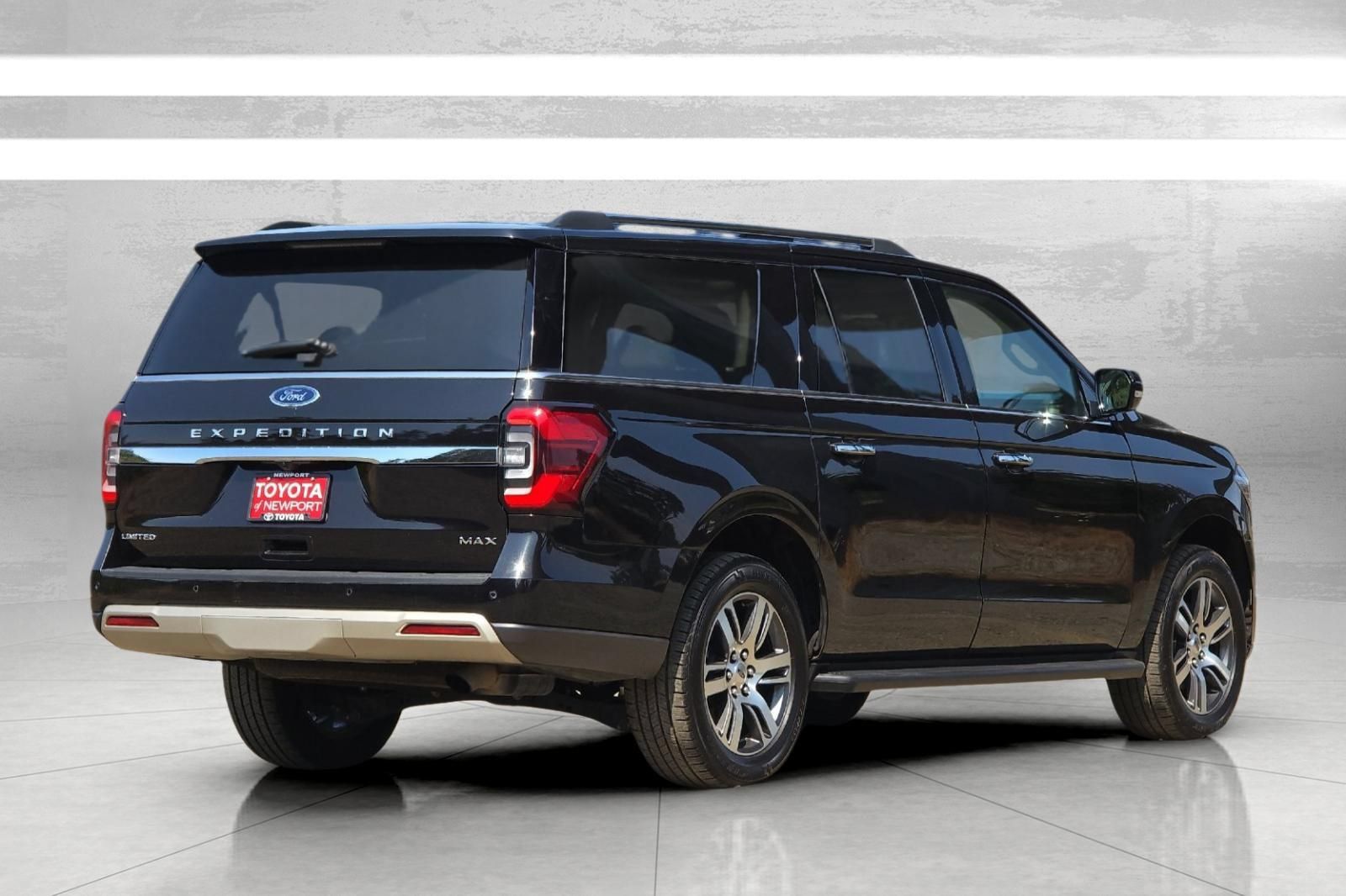 Used 2024 Ford Expedition Max Limited AWD/4WD image 4