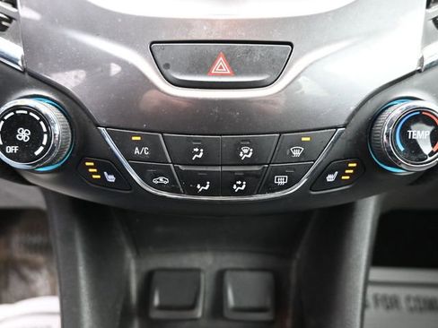Used 2018 Chevrolet Cruze LT w/ Convenience Package image 11