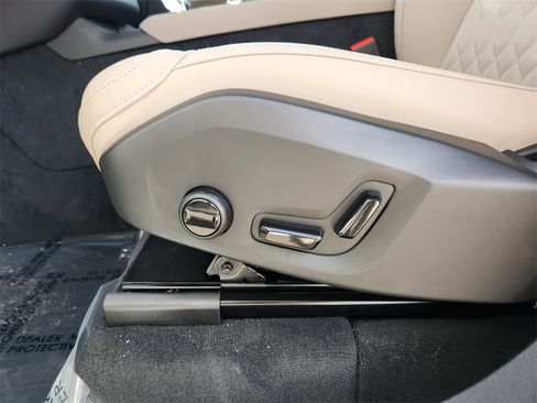 New 2026 Volvo XC90 B6 Plus w/ Protection Package Premier image 8