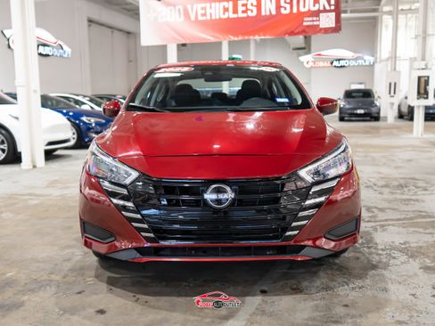 Used 2025 Nissan Versa SV image 2