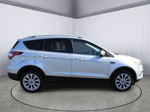 Used 2017 Ford Escape Titanium image 9